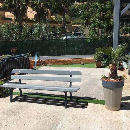 6 Pers Climatise - Centre A 15 Min De La - 75m2 - 3 - Terrasse -calme - Parking * Le Lavandou